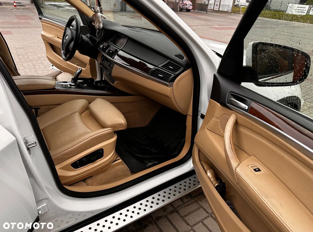BMW X5 xDrive48i - 10