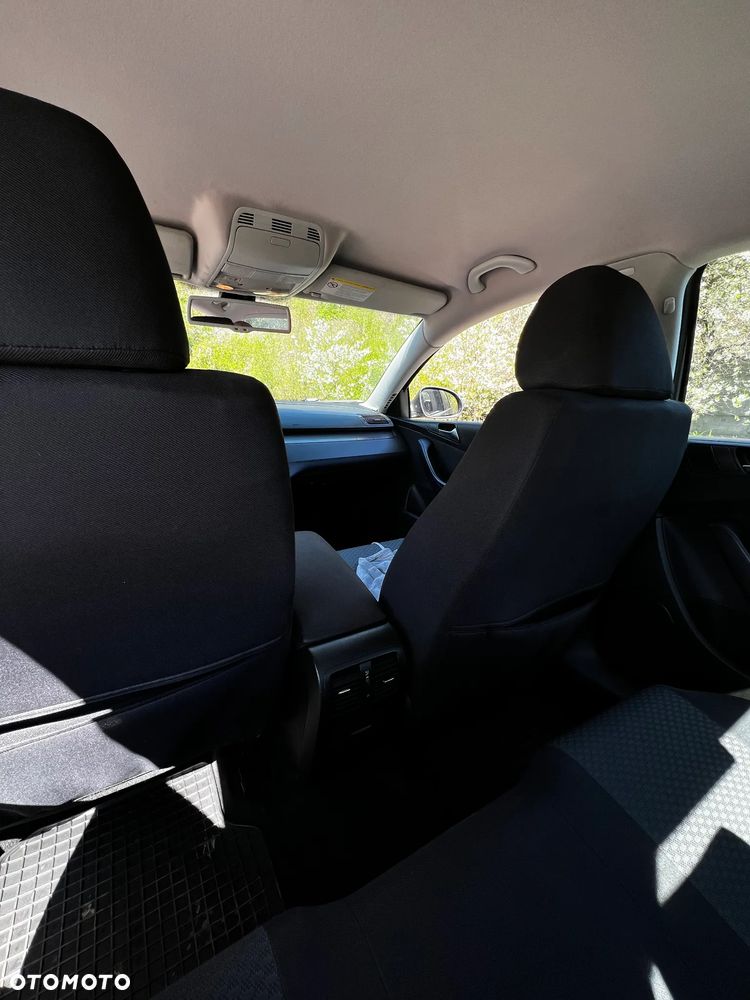 Volkswagen Passat 1.9 TDI DPF BlueMotion - 18