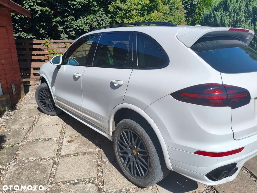 Porsche Cayenne GTS - 8