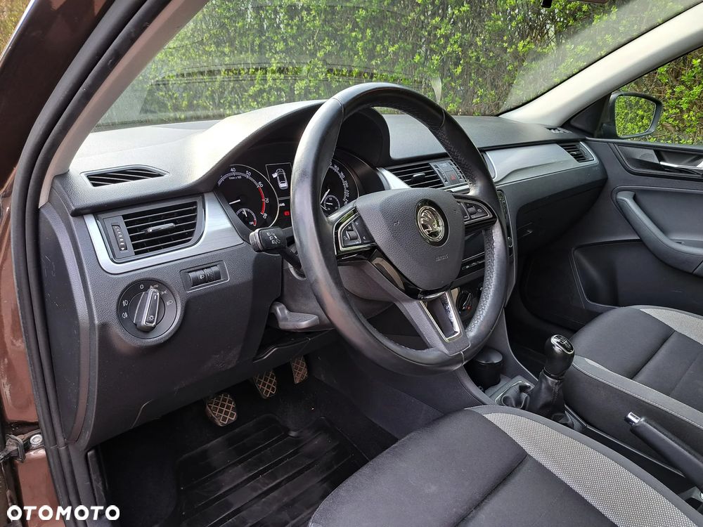 Skoda RAPID 1.0 TSI Ambition - 17