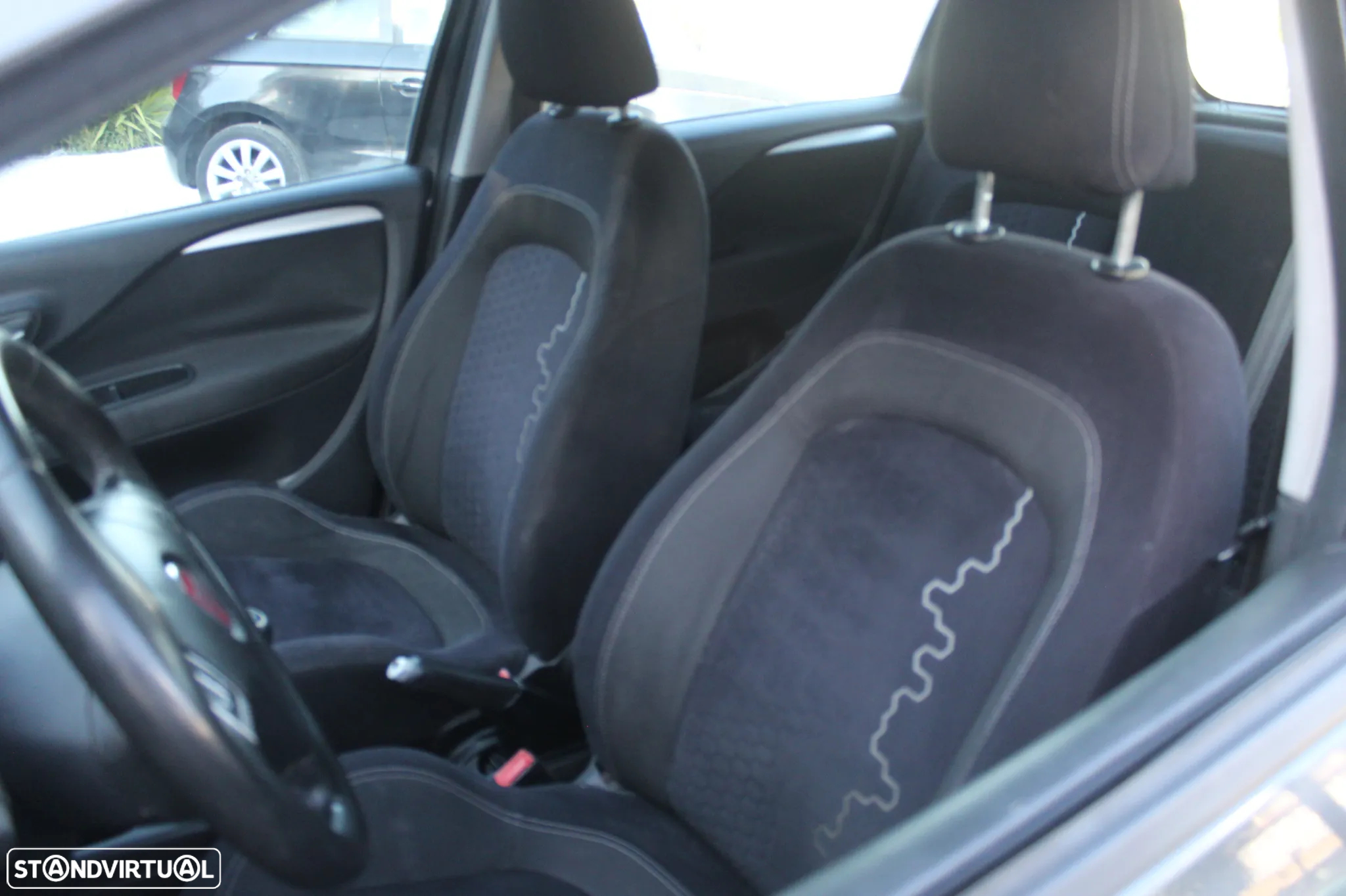 Fiat Punto 1.3 M-Jet Lounge S&S - 6