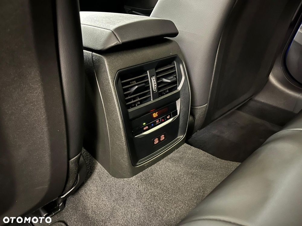 BMW Seria 3 320d xDrive mHEV M Sport sport - 33