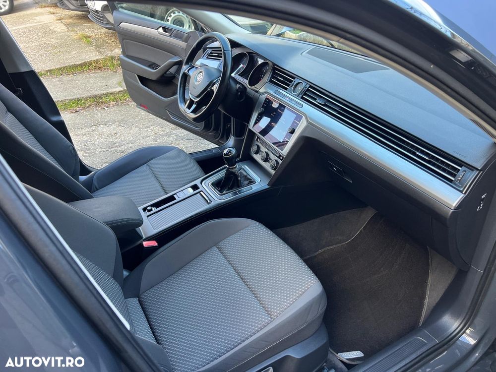 Volkswagen Passat 1.6 TDI Comfortline - 16