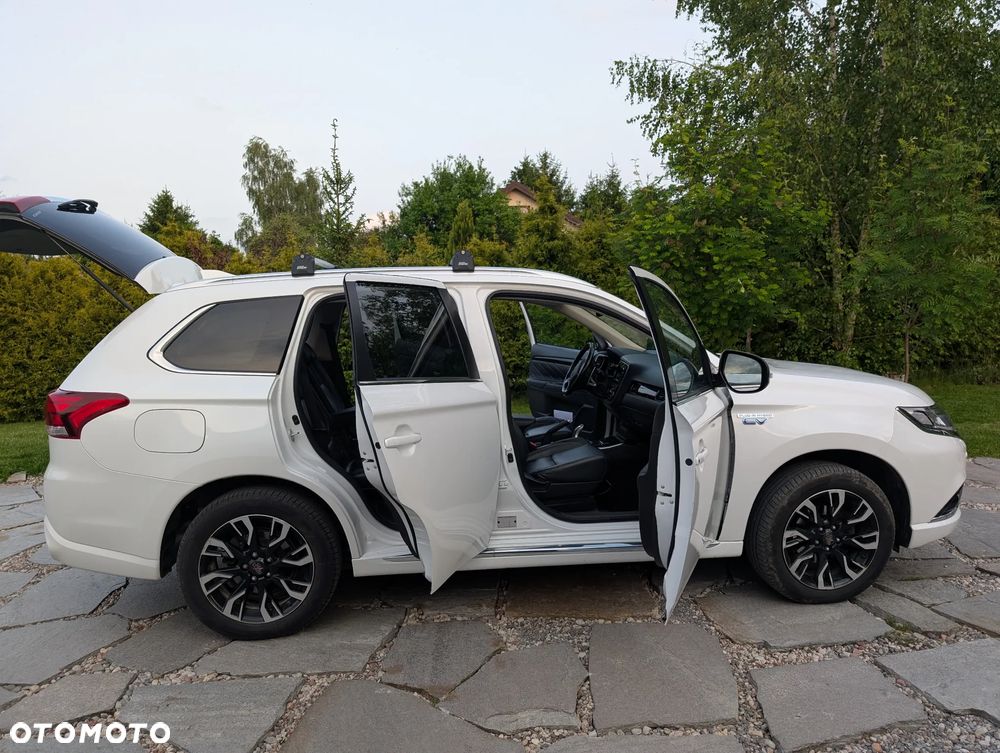 Mitsubishi Outlander 2.0 4WD Plus - 12