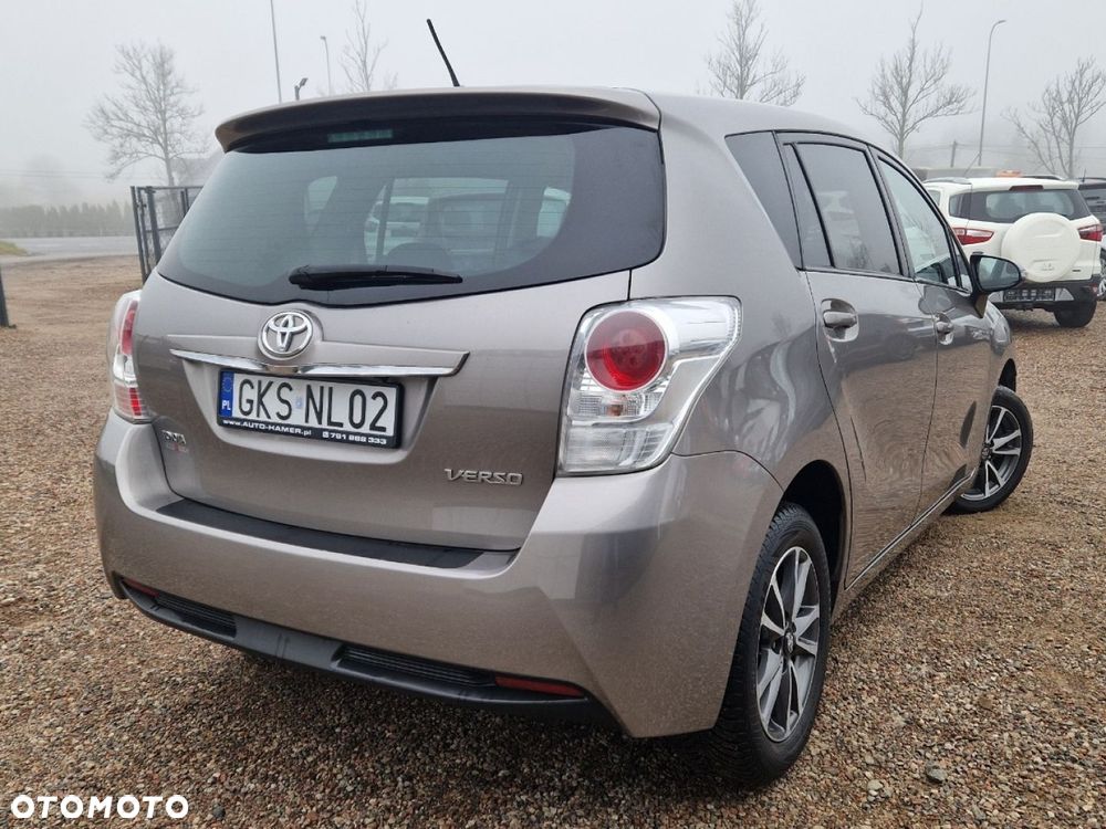 Toyota Verso 1.6 D-4D Premium - 24