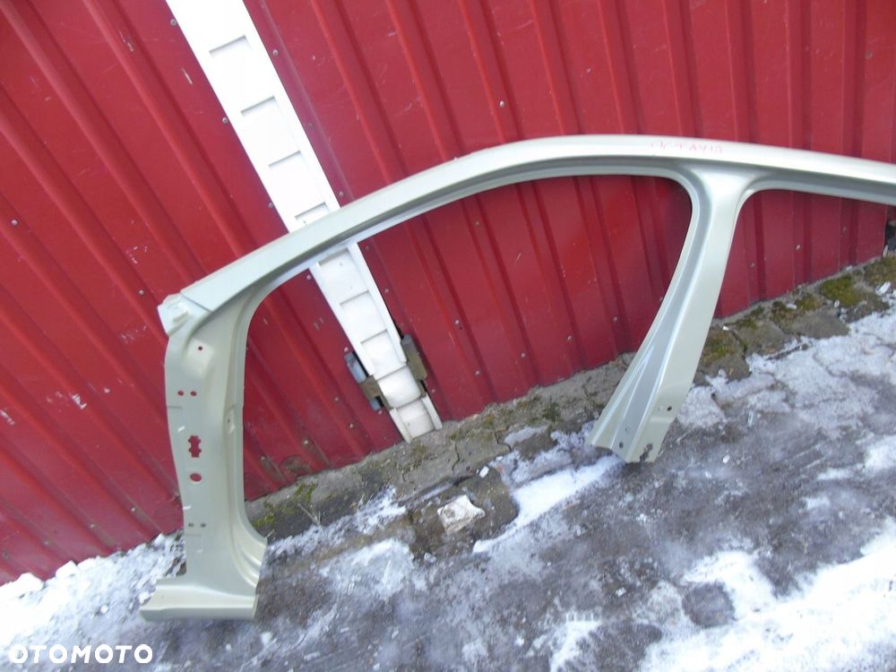 Skoda Octavia III 3 słupek bok - 1