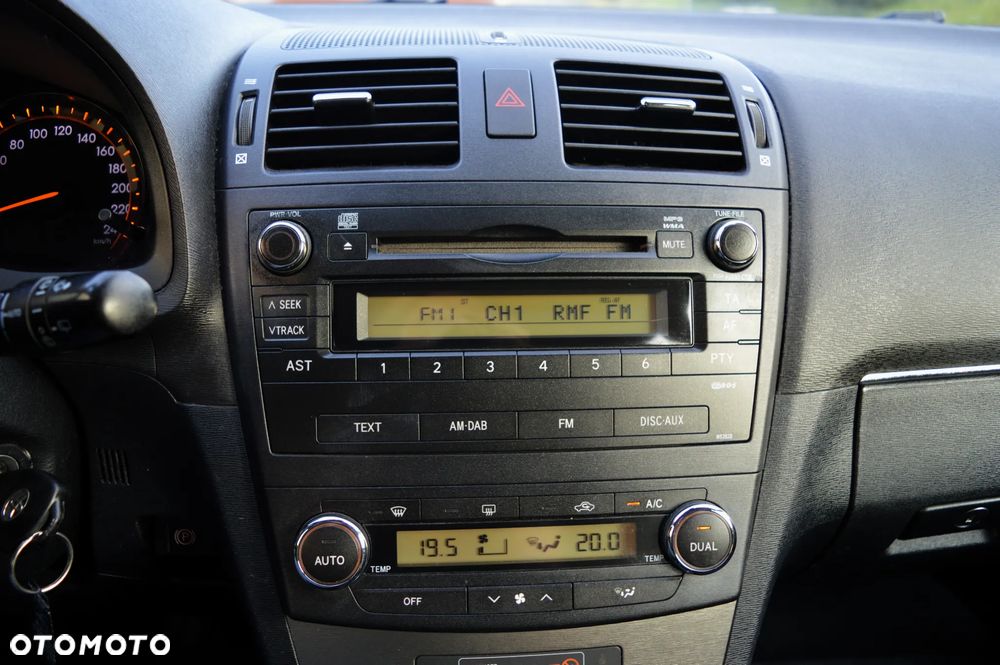 Toyota Avensis 2.0 D-4D Sol - 18