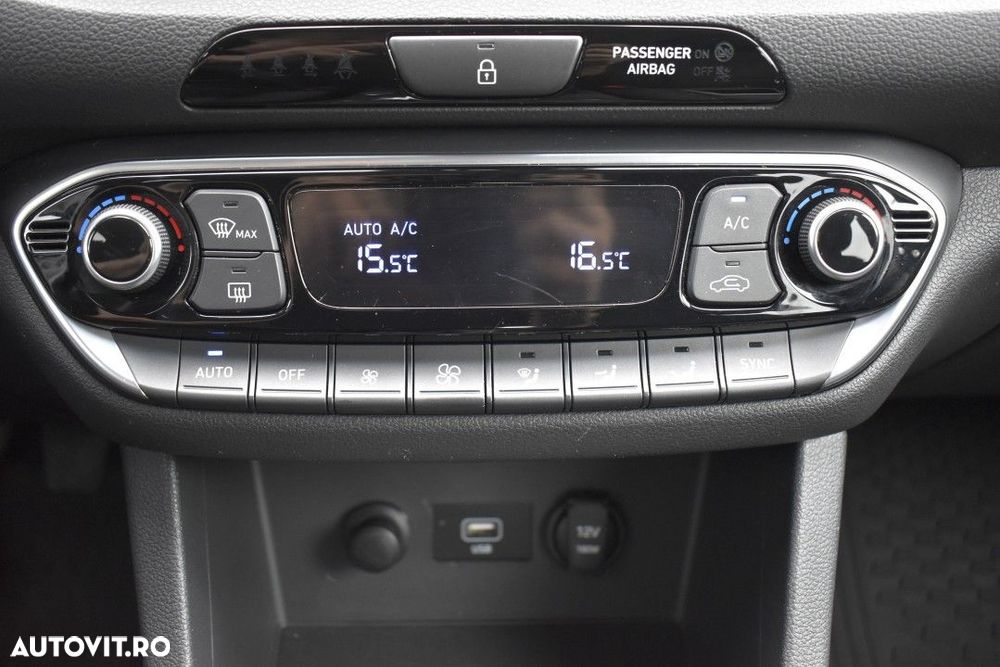 Hyundai i30 1.5 110CP 5DR M/T Highway - 28
