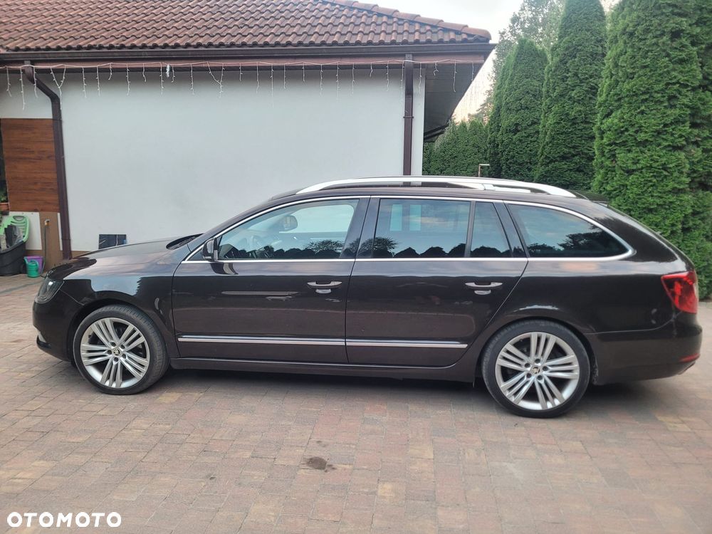 Skoda Superb 2.0 TDI DSG Elegance - 9