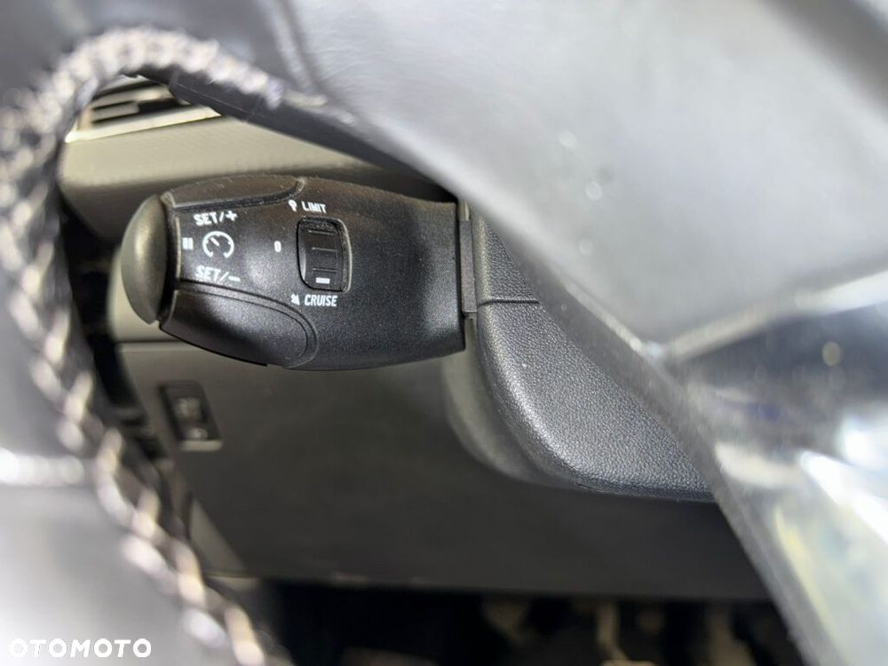 Peugeot 2008 e-HDi FAP 115 STOP & START Allure - 11