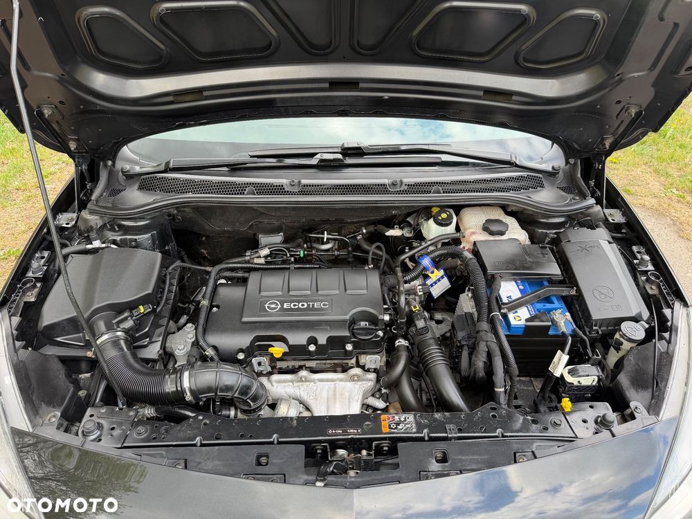 Opel Astra 1.4 T Essentia - 11