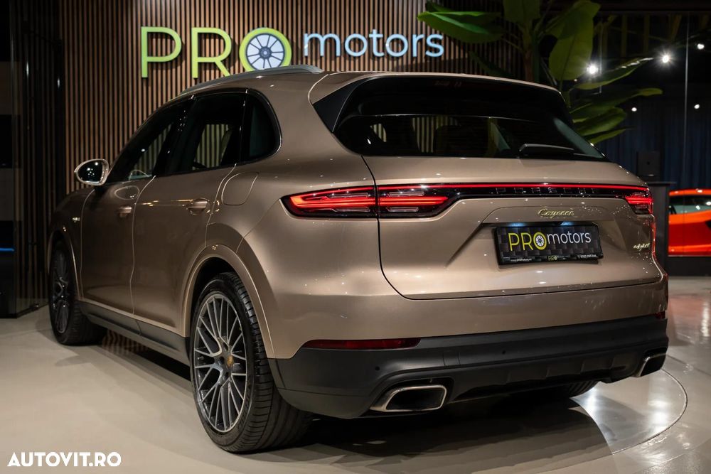 Porsche Cayenne - 23