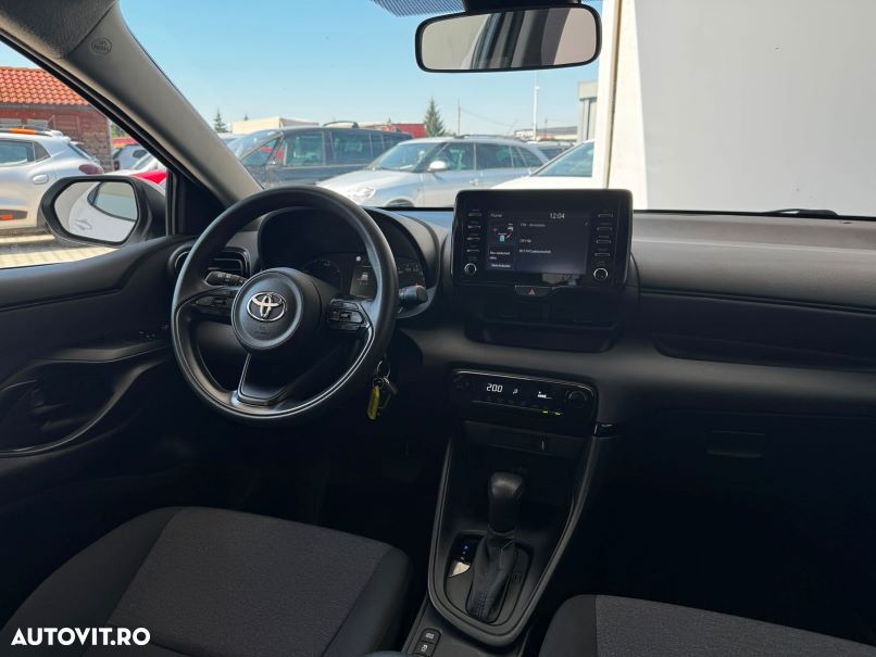 Toyota Yaris - 8