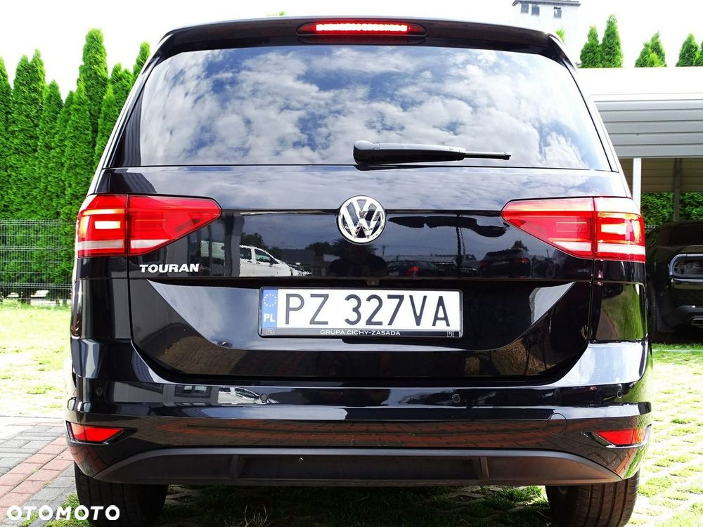 Volkswagen Touran - 10
