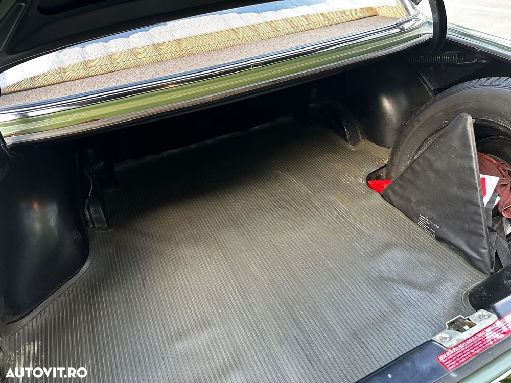 Mercedes-Benz W115 - 9