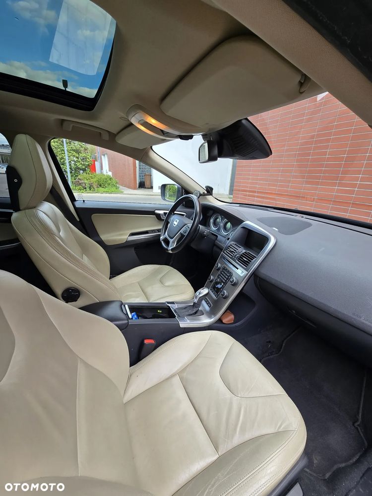 Volvo XC 60 D5 AWD Summum - 7