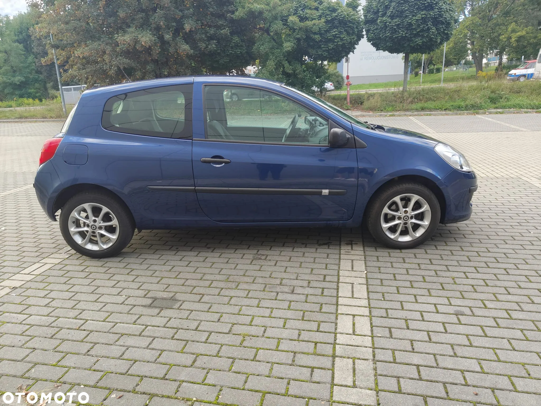 Renault Clio 1.2 16V 75 Collection - 8