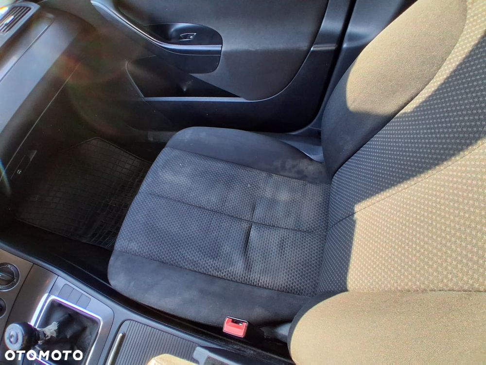 Volkswagen Passat - 9