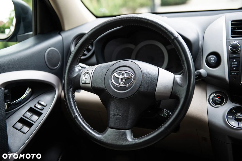 Toyota RAV4 2.0 4x4 Automatik Sol - 26