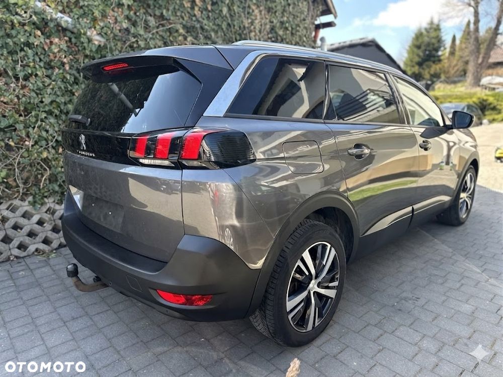 Peugeot 5008 - 5