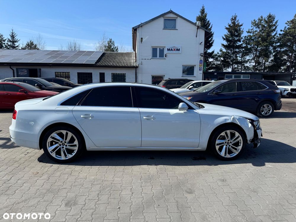 Audi A8 - 4
