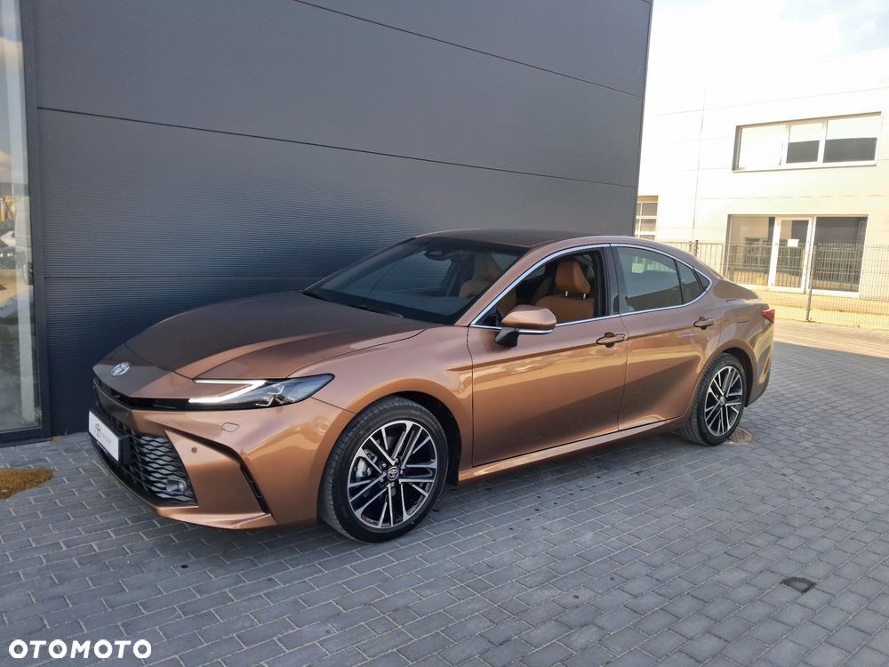 Toyota Camry - 3