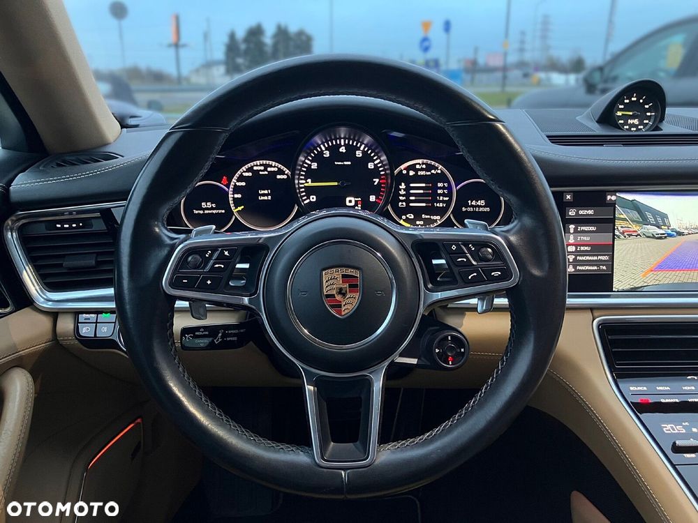 Porsche Panamera - 31