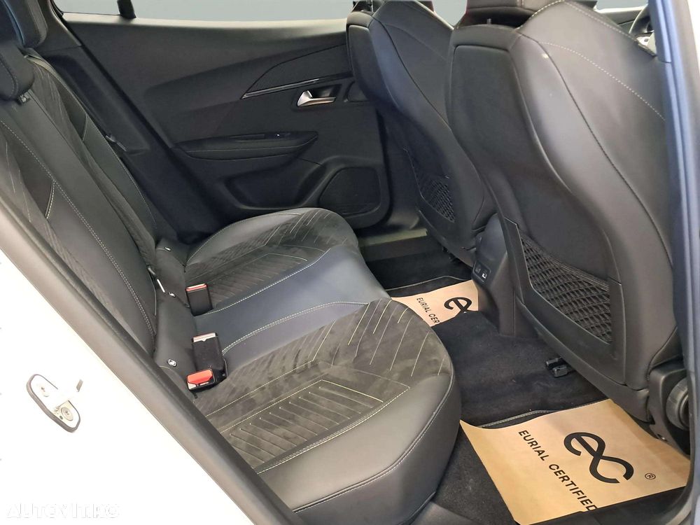 Peugeot 2008 1.2L e-DCS6 MHEV GT - 10