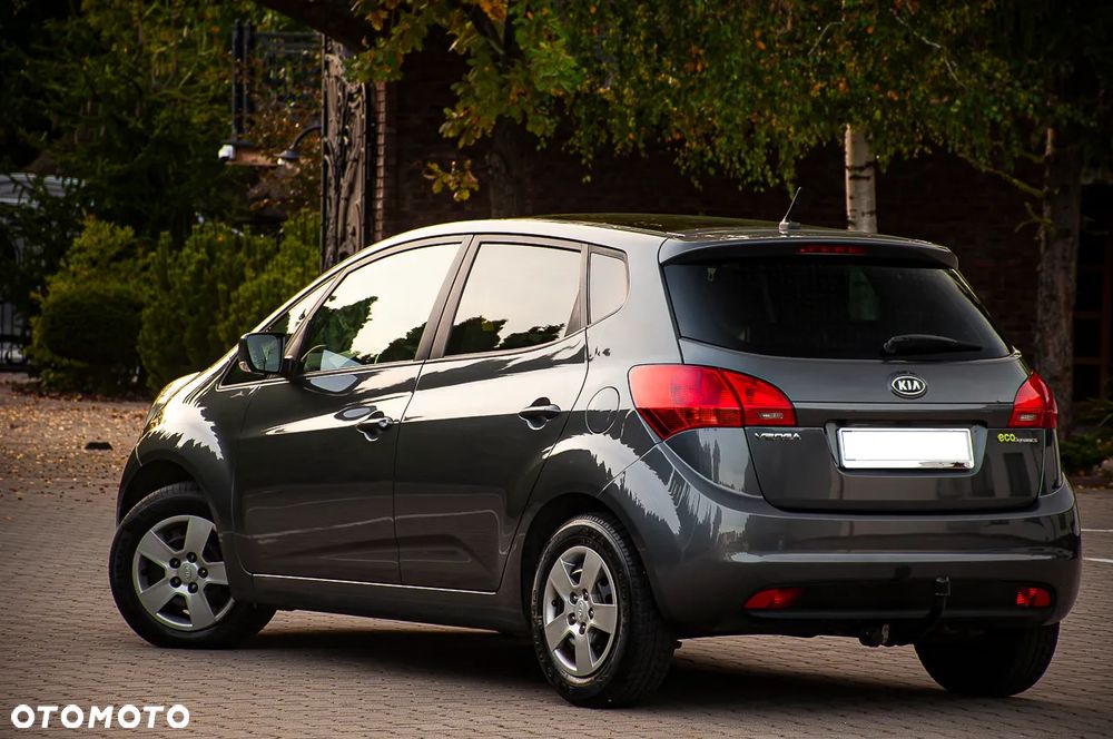 Kia Venga - 18