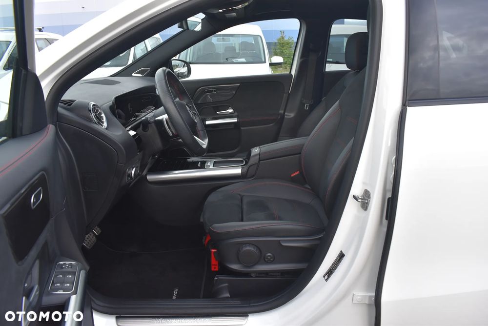 Mercedes-Benz GLA 200 d - 12