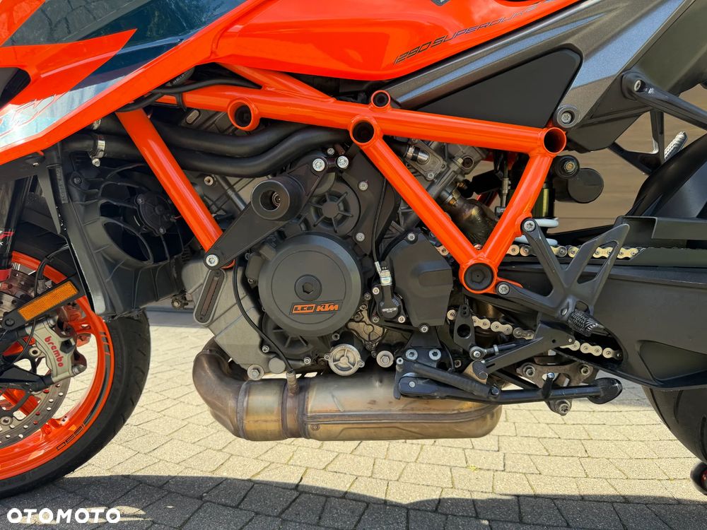 KTM Super Duke - 17