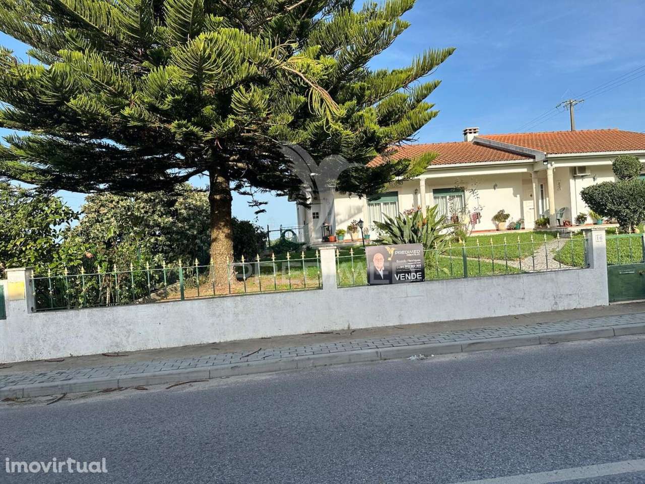 Moradias + Terreno rústico - Grande imagem: 2/40