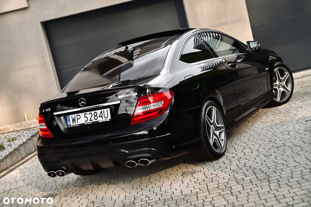 Mercedes-Benz Klasa C 63 AMG - 8