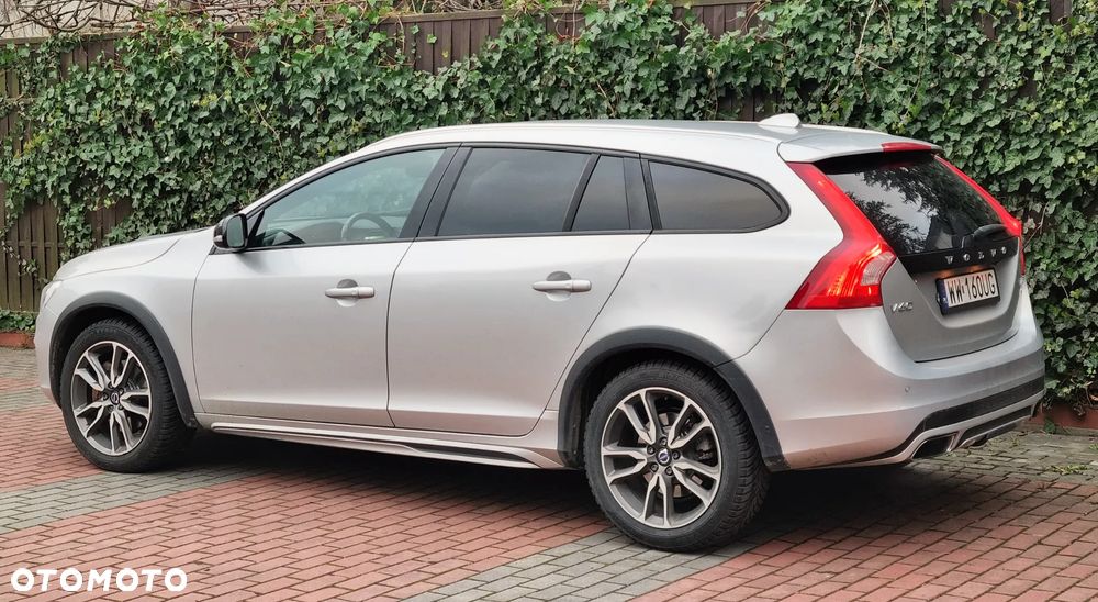 Volvo V60 Cross Country T5 AWD Summum - 3