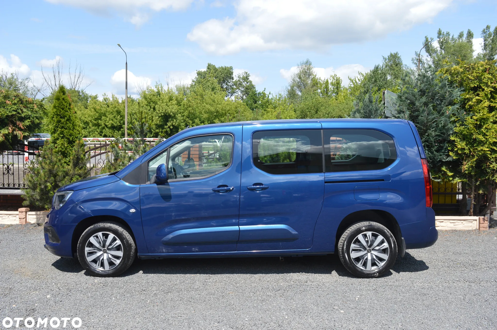 Opel Combo Life XL 1.2 Turbo Essentia S&S - 4