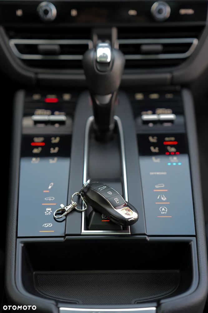 Porsche Macan GTS PDK - 8