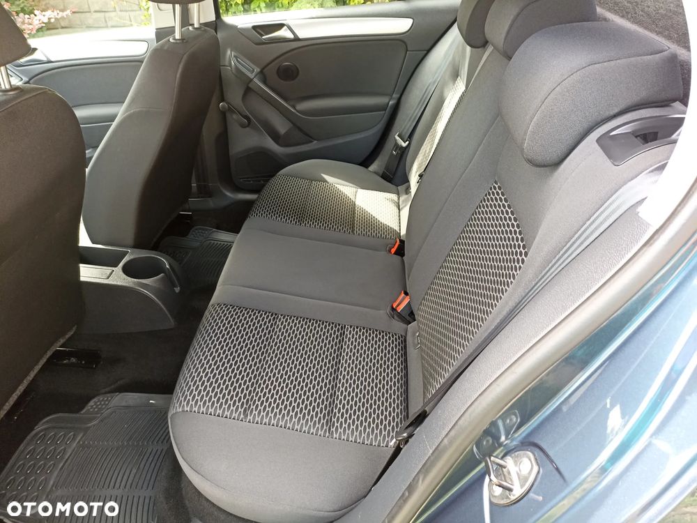 Volkswagen Golf - 24