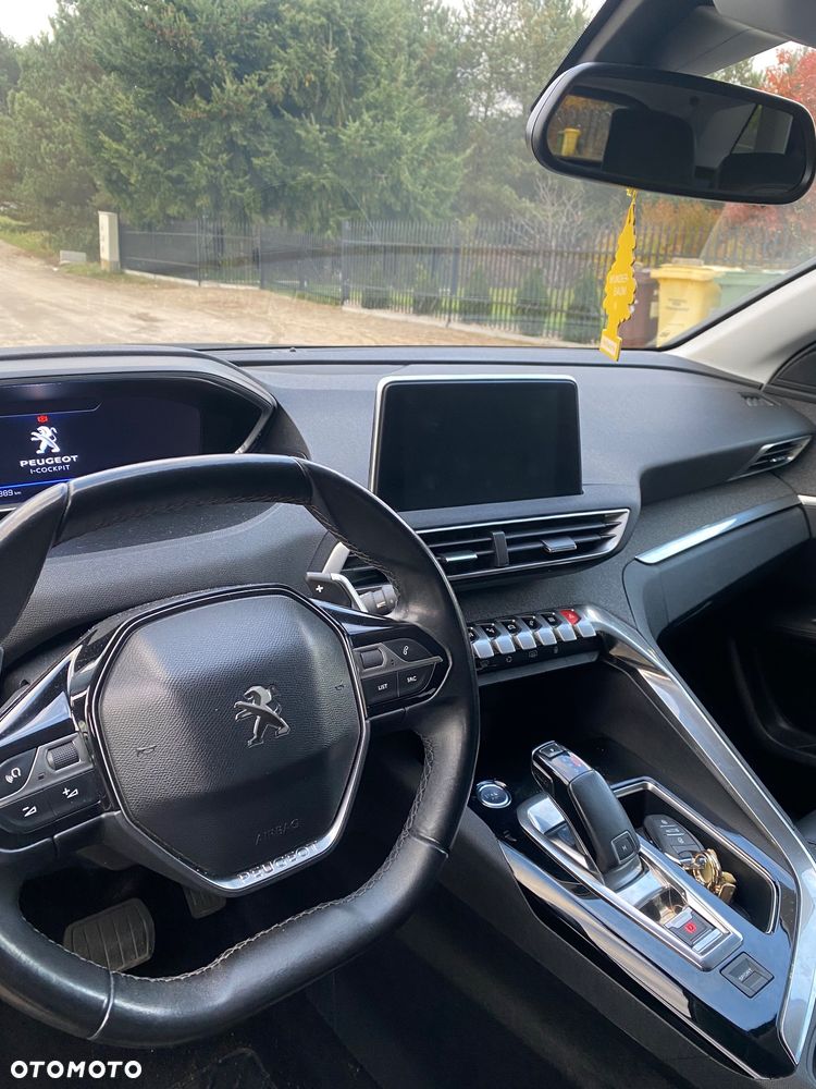 Peugeot 3008 1.2 PureTech Allure S&S EAT6 - 17