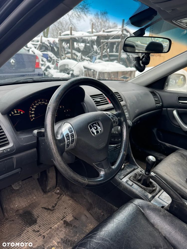 HONDA ACCORD VII LAMPA PRAWY TYŁ PRAWA TYLNA Z BŁOTNIKA BŁOTNIK SEDAN - 18