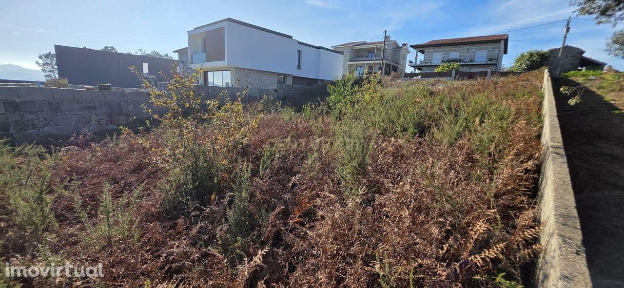 Terreno com viabilidade de construção em Alpendorada - Grande imagem: 5/9