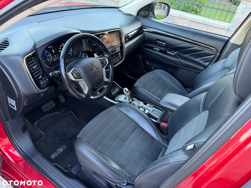 Mitsubishi Outlander Intense + - 11