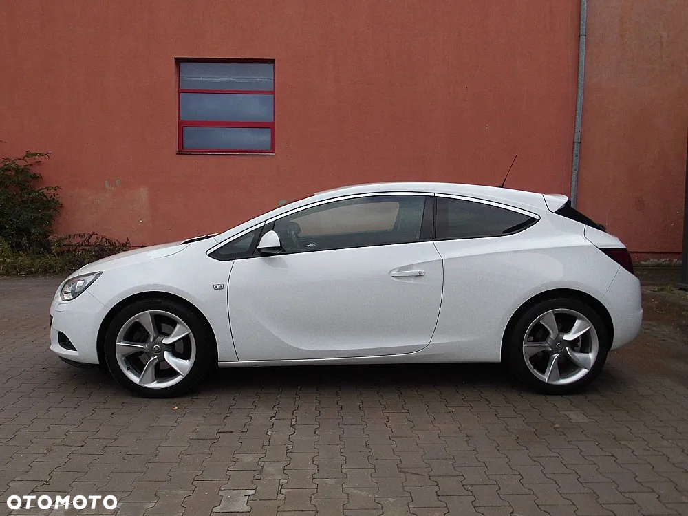 Opel Astra GTC 1.4 Turbo - 21