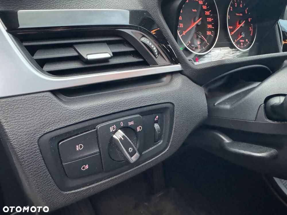 BMW X1 sDrive18i Advantage - 14