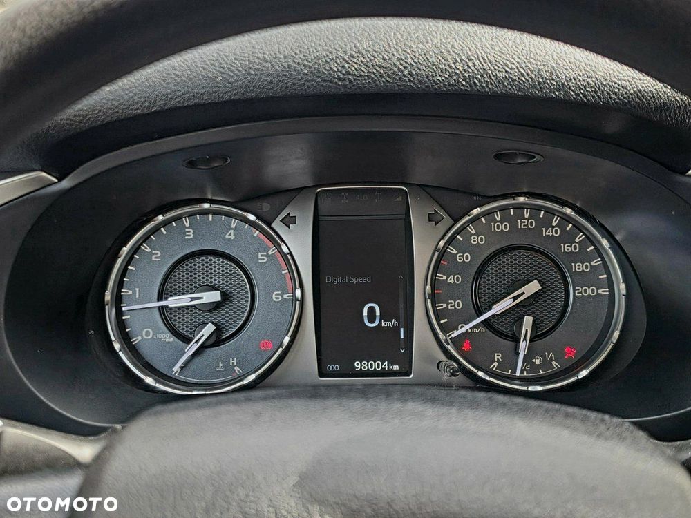 Toyota Hilux - 10