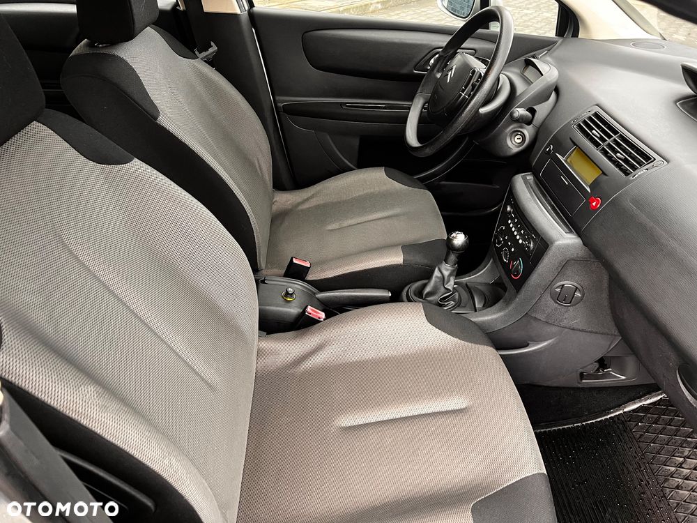 Citroën C4 1.4 16V Magic - 16