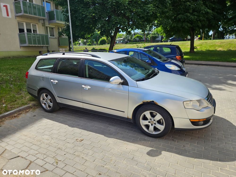Volkswagen Passat 2.0 TDI Trendline DSG - 2