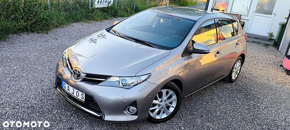 Toyota Auris 1.33 VVT-i Premium Comfort - 24