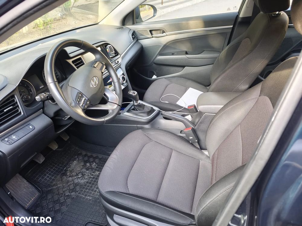Hyundai Elantra 1.6 MPi Comfort - 27