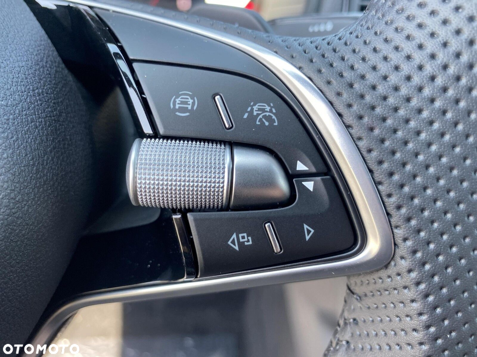 Skoda Karoq 1.5 TSI ACT Sportline DSG - 30