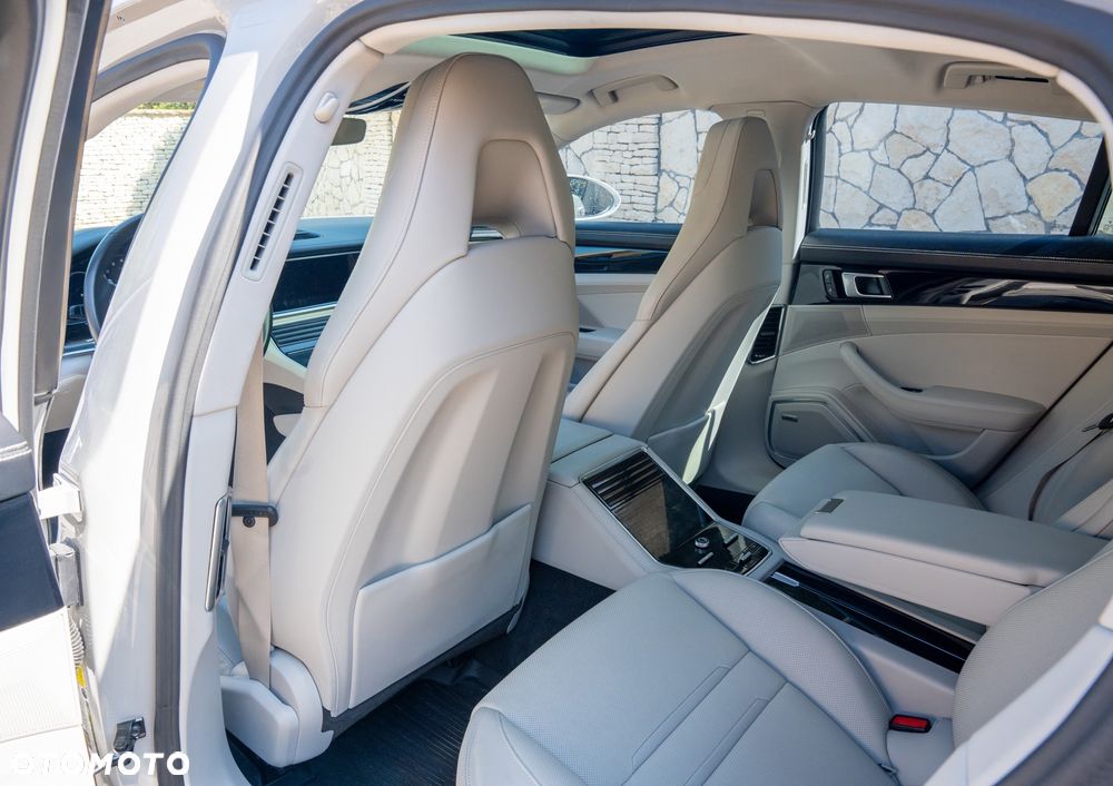 Porsche Panamera - 6